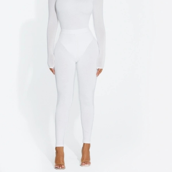 naked wardrobe Pants - NAKED WARDROBE "BARE-LY THERE LEGGINGS, WHITE L
